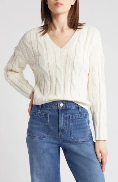 Madewell Cable Knit V-neck Crop Sweater In Antique Cream