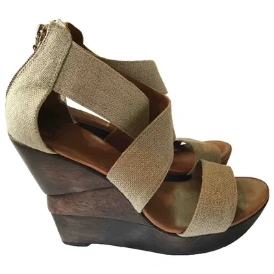 Pre-owned Diane Von Furstenberg Cloth Sandal In Beige