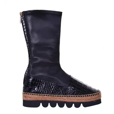 Pre-owned Dolce & Gabbana Leather Ankle Boots In Black