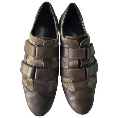 Pre-owned Gucci Leather Flats In Brown