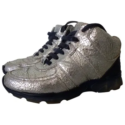 Pre-owned Chanel Leather Trainers In Silver