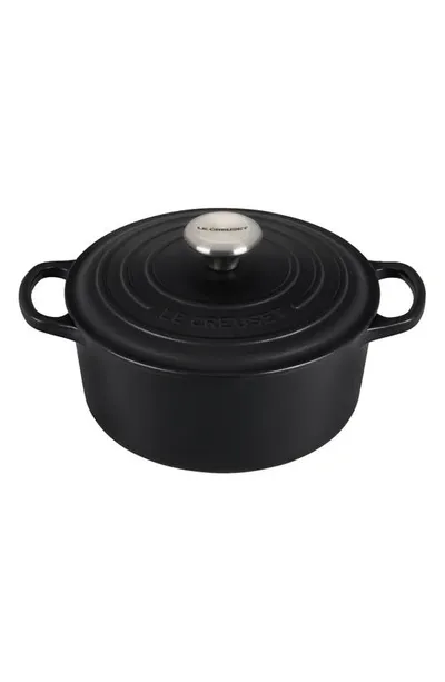 Le Creuset 3 1/2-quart Signature Round Enamel Cast Iron French/dutch Oven In Licorice