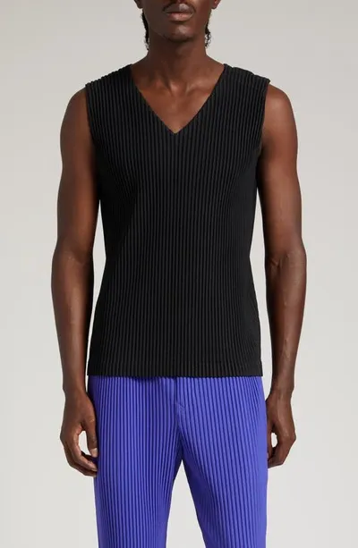 Issey Miyake Basics Pleated Vest In 15-black